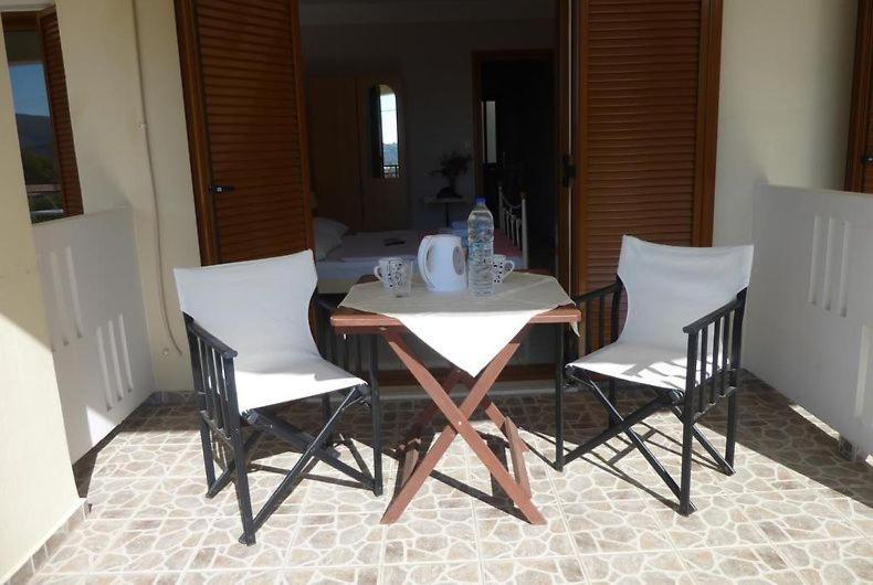 Anesis Apartments Agia Marina  المظهر الخارجي الصورة