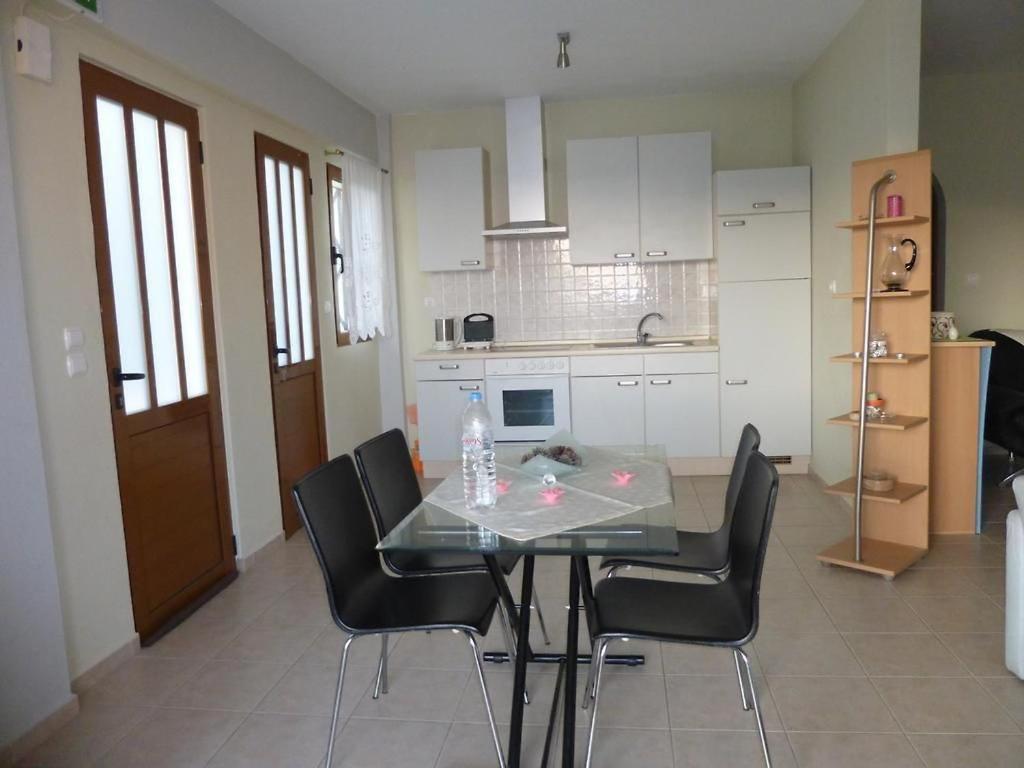 Anesis Apartments Agia Marina  المظهر الخارجي الصورة