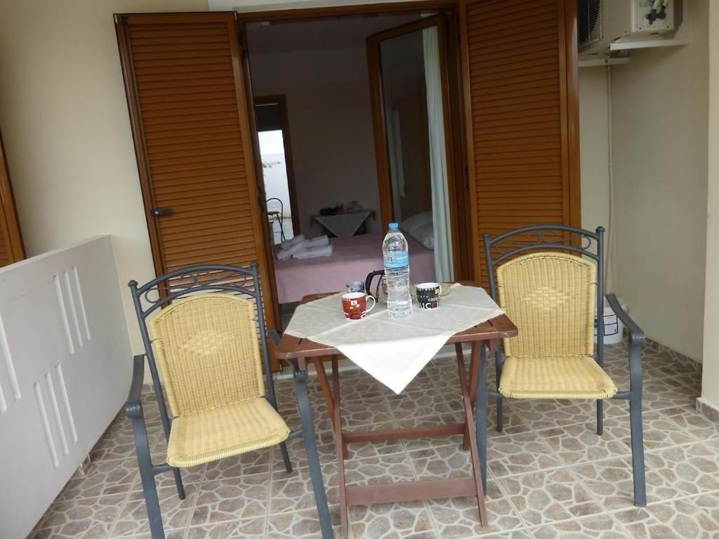 Anesis Apartments Agia Marina  المظهر الخارجي الصورة