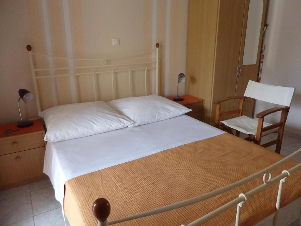 Anesis Apartments Agia Marina  المظهر الخارجي الصورة