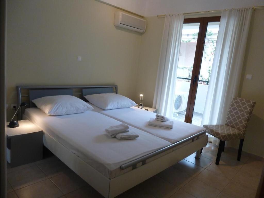 Anesis Apartments Agia Marina  المظهر الخارجي الصورة